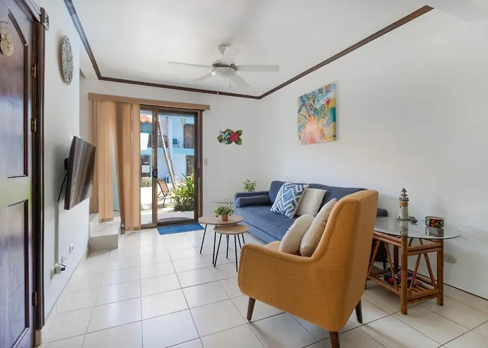 - Laguna Azul Poolside Apartamento