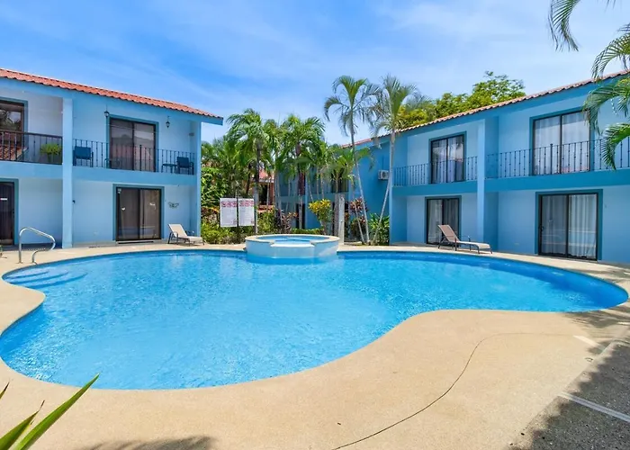 - Laguna Azul Poolside *