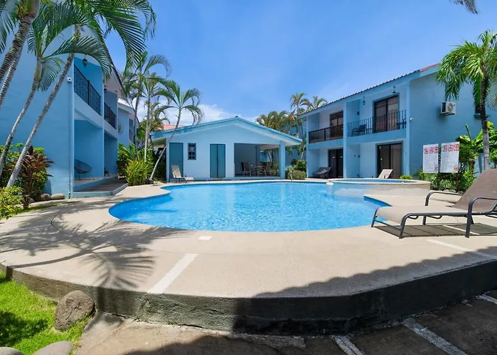 - Laguna Azul Poolside Coco